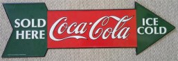 E 59. Coca-Cola arrow 68,5 x 22cm (Small)